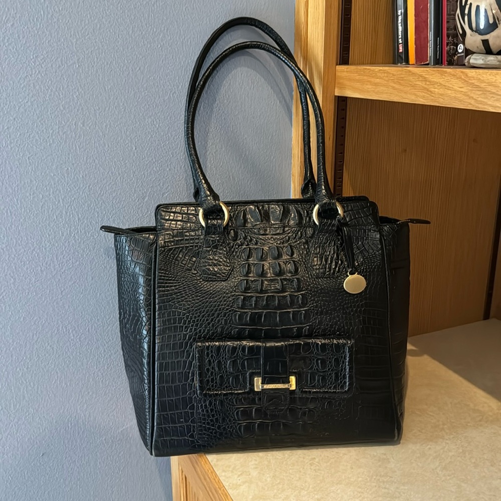 Black Brahmin leather exterior purse